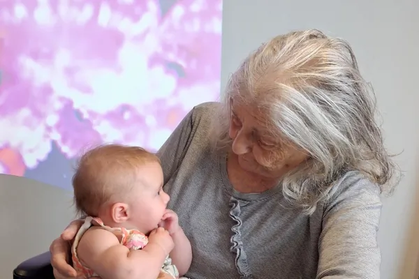 lovell-event-grandma-baby-family