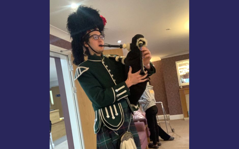 Burns Night bagpipes delight for Caddington Grove Residents