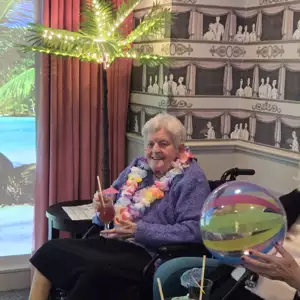Tropical Surprise Brings Sunshine To Montague House Care Home (5)