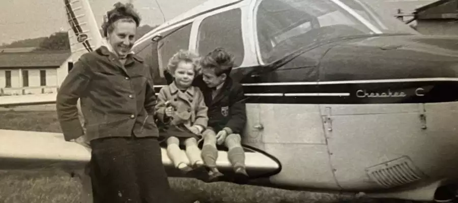 Former pilot, 94, steps back in time by reuniting with vintage plane
