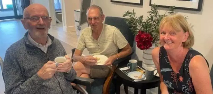 Generous Elstow residents raise £265 for cancer charity Generous Elstow residents raise £265 for cancer charity