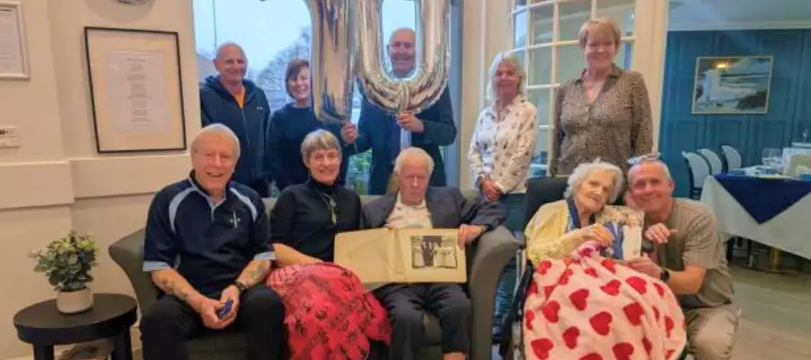 Upton Manor in Poole Celebrates Couple’s Platinum Anniversary