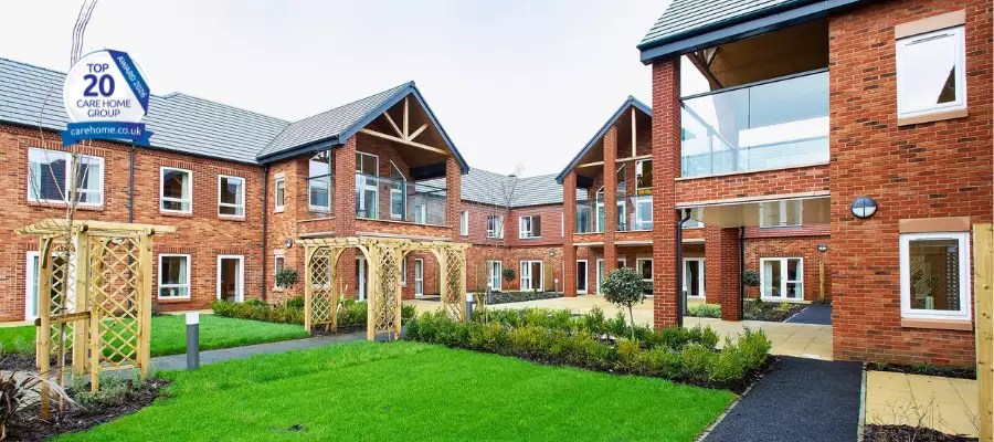 Hailsham’s Abbots Wood Manor Earns Top 20 Carehome.co.uk Recognition