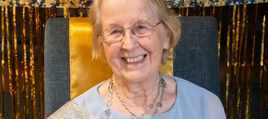 Frank, 71, and Doreen, 88, crowned king and queen at glitzy prom