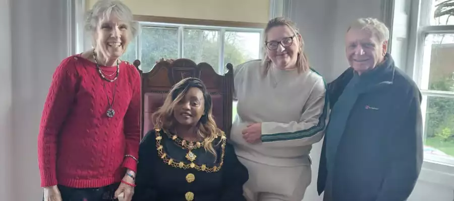 Mayor Welcomes Caddington Grove Residents in Dunstable Visit