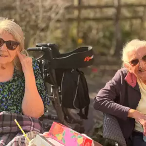 Sunshine And Simple Moments In The Garden At Verwood House (2)