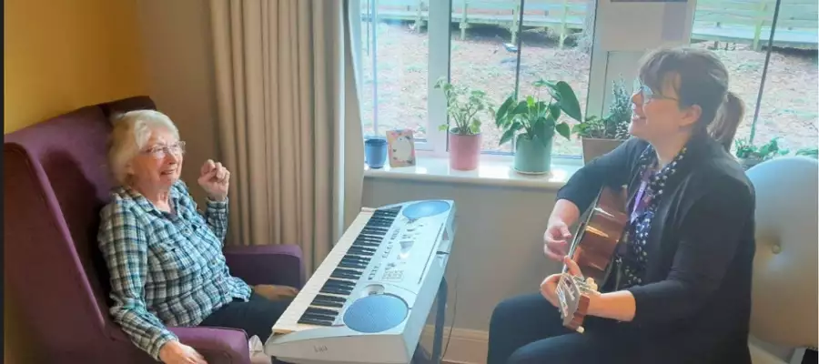 MUSIC THERAPY SESSIONS INSPIRE AUDREY TO PLAY PIANO AGAIN!