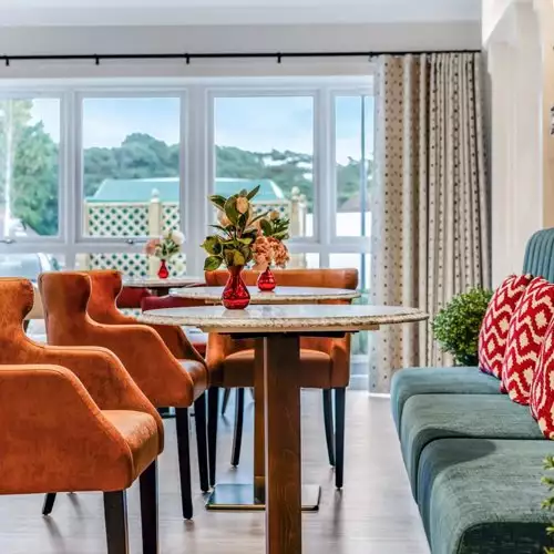 Hindhead Place 68 Medium