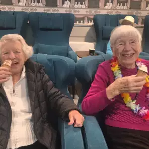 Tropical Themed Day Brings A Touch Of Sunshine To Edwalton Manor Care Home (3)