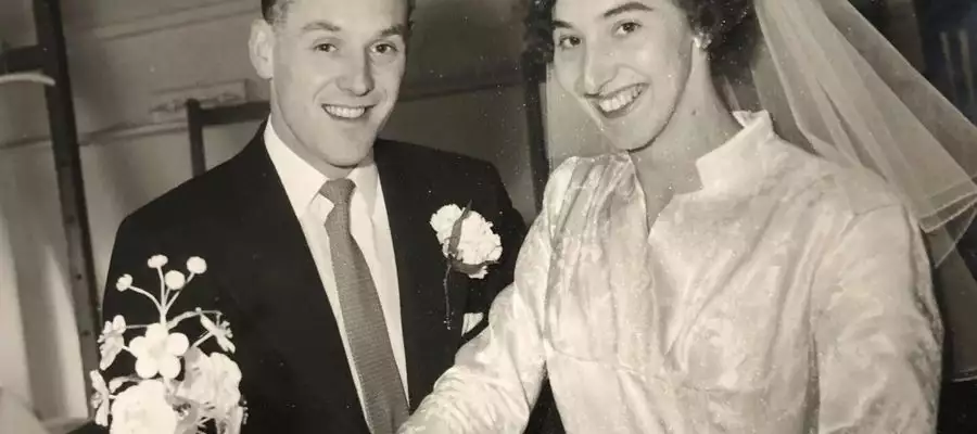 Love and Roses For Cofton Hackett Couple in their Anniversary