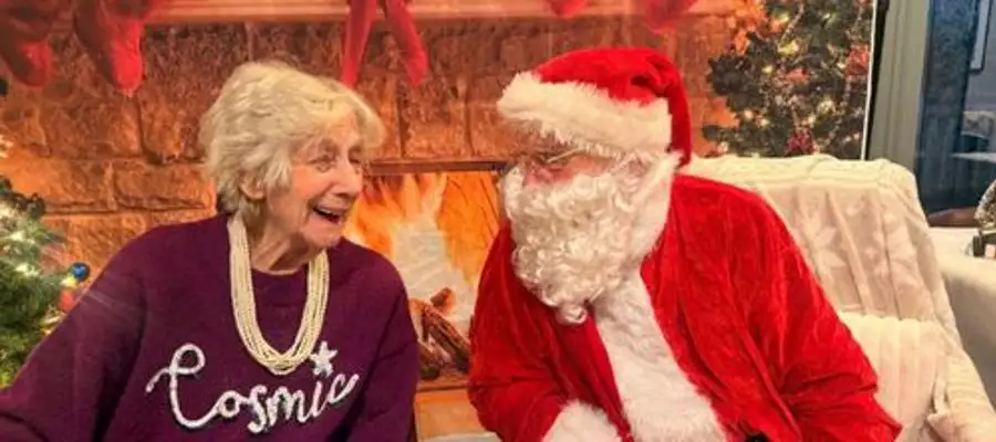 Father Christmas Brings Festive Cheer to Verwood House Care Home Fundraiser